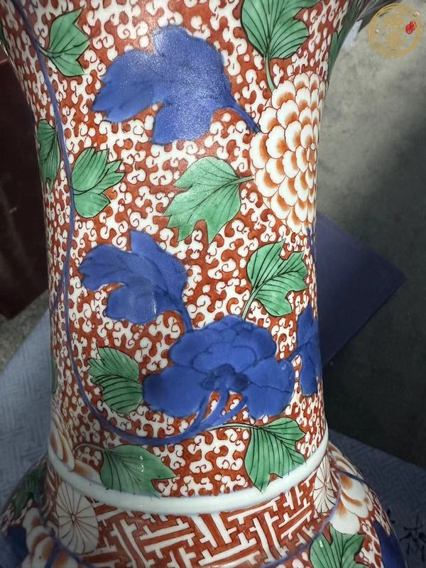 古玩陶瓷花卉紋青花紅綠彩鳳尾尊真品鑒賞圖