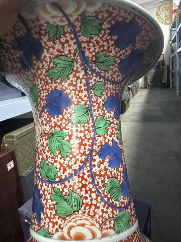 古玩陶瓷花卉紋青花紅綠彩鳳尾尊真品鑒賞圖