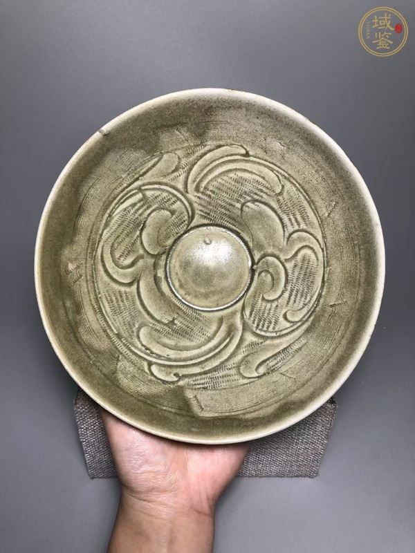 古玩陶瓷青釉刻花紋碗真品鑒賞圖