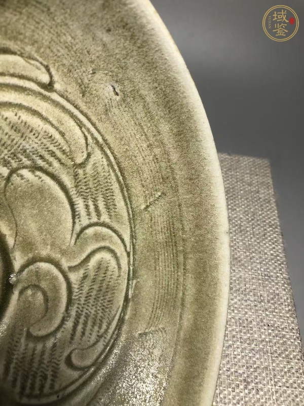 古玩陶瓷青釉刻花紋碗真品鑒賞圖