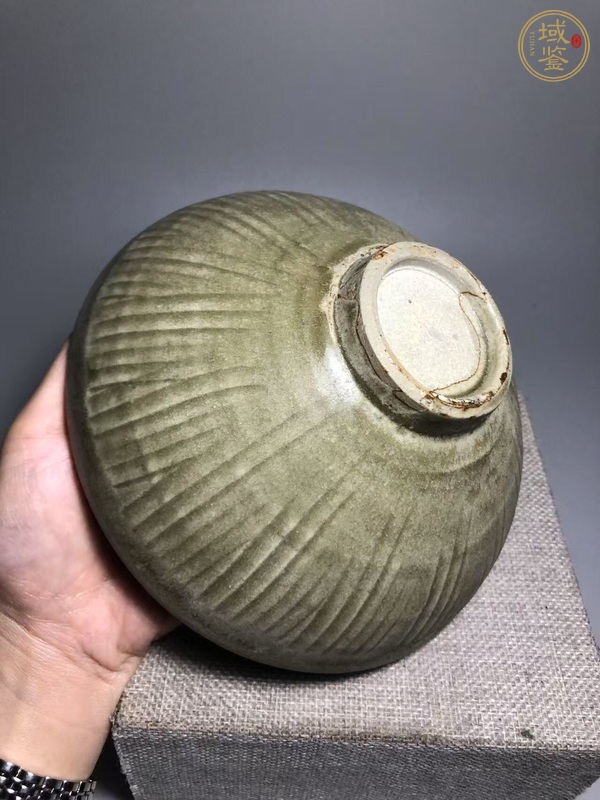 古玩陶瓷青釉刻花紋碗真品鑒賞圖