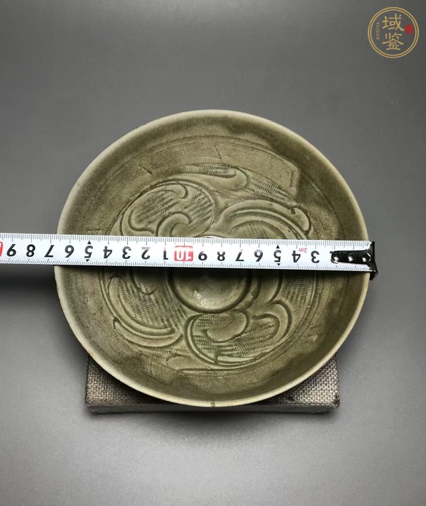 古玩陶瓷青釉刻花紋碗真品鑒賞圖