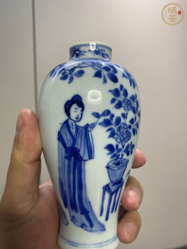 古玩陶瓷仕女紋青花瓶真品鑒賞圖
