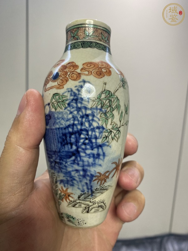 古玩陶瓷人物紋青花加彩瓶真品鑒賞圖