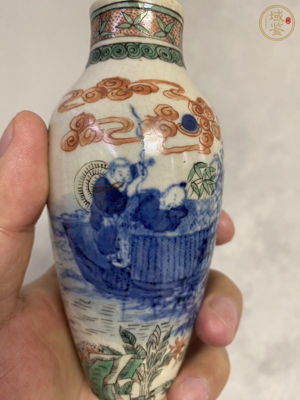 古玩陶瓷人物紋青花加彩瓶真品鑒賞圖