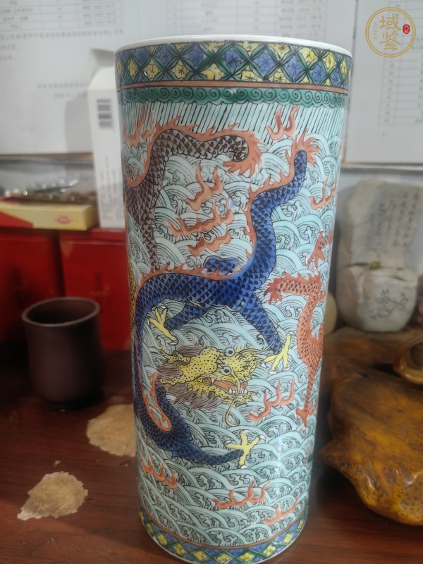 古玩陶瓷粉彩龍紋帽筒真品鑒賞圖