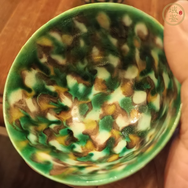 古玩陶瓷虎皮三彩杯真品鑒賞圖