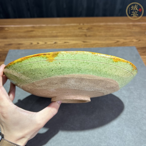 古玩陶瓷三彩盤真品鑒賞圖