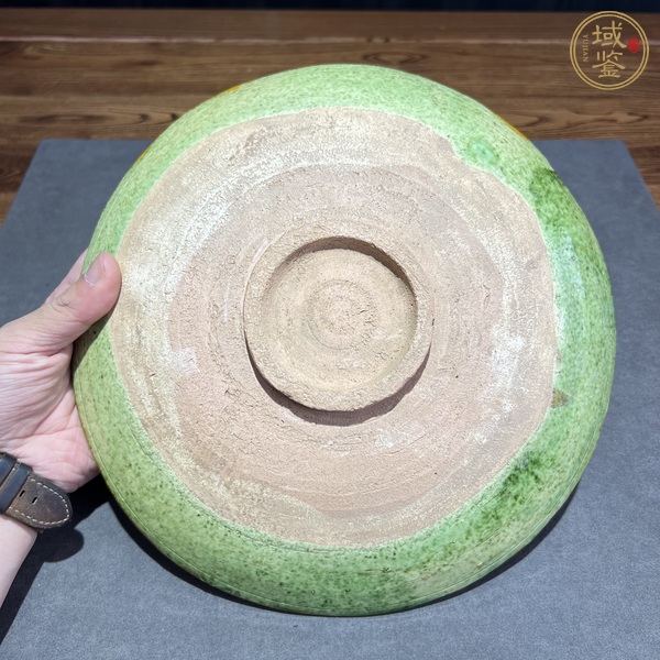 古玩陶瓷三彩盤真品鑒賞圖