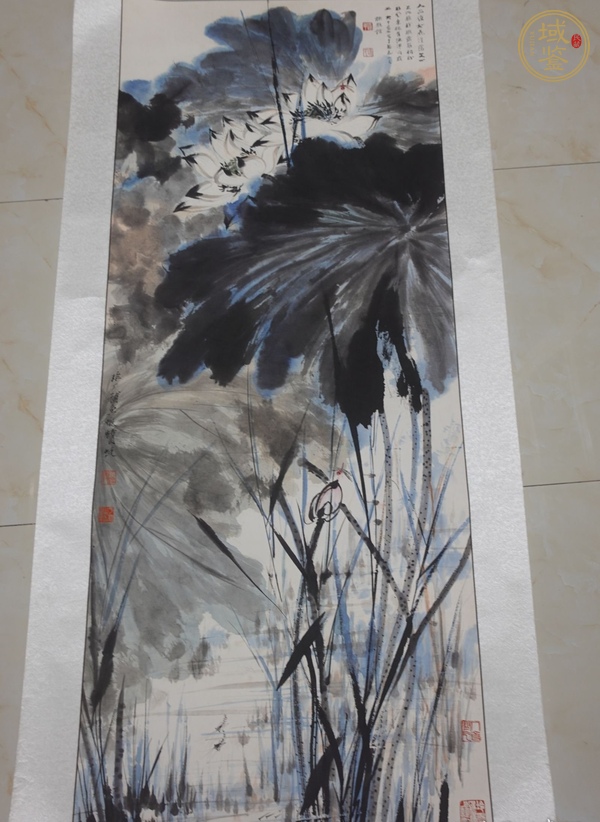 古玩字畫張大千款荷花立軸真品鑒賞圖