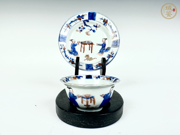 古玩陶瓷清康熙·青花礬紅描金人物仕女杯碟真品鑒賞圖