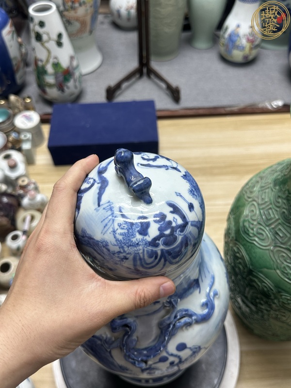 古玩陶瓷青花刀馬人物紋盤螭龍紋蓋瓶真品鑒賞圖