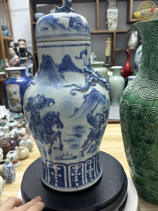 古玩陶瓷青花刀馬人物紋盤螭龍紋蓋瓶真品鑒賞圖