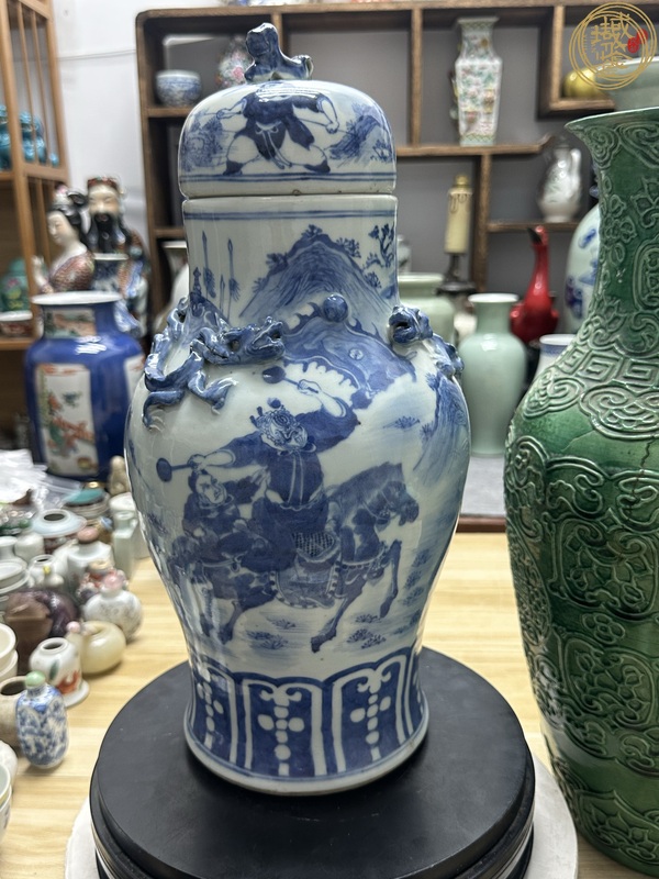 古玩陶瓷青花刀馬人物紋盤螭龍紋蓋瓶真品鑒賞圖