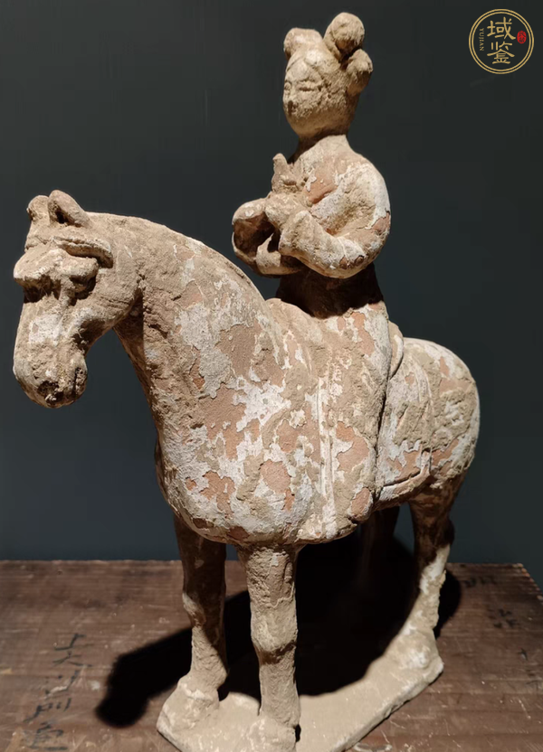 古玩陶瓷紅陶俑真品鑒賞圖