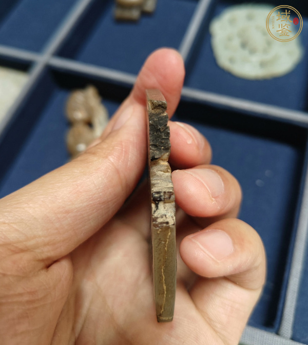古玩玉器玉穿花螭龍紋帶板殘件真品鑒賞圖