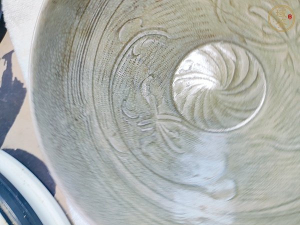 古玩陶瓷金村窯青釉刻花碗真品鑒賞圖