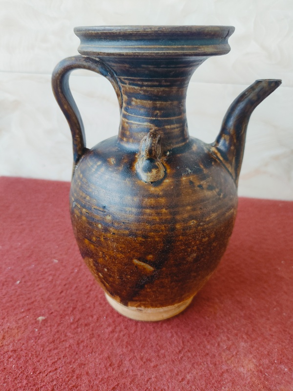 古玩轉賣褐釉執(zhí)壺拍賣，當前價格139元