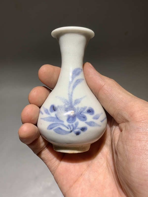 古玩轉賣明末清初青花花卉紋玉壺春瓶拍賣，當前價格128元