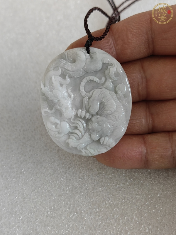 古玩翡翠雕“風(fēng)云際會”牌真品鑒賞圖