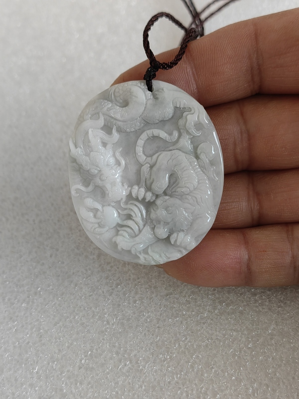 古玩轉賣翡翠雕“風云際會”牌拍賣，當前價格450元