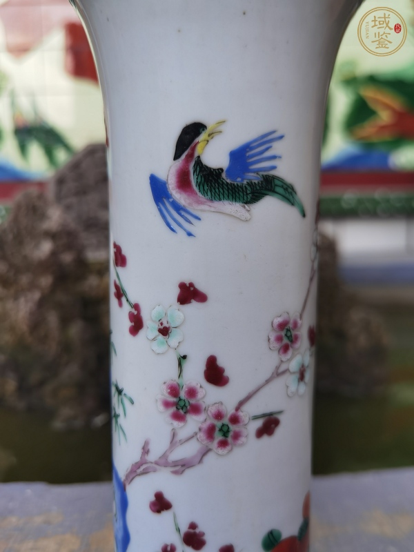 古玩陶瓷清代乾隆花鳥紋粉彩束腰花觚真品鑒賞圖