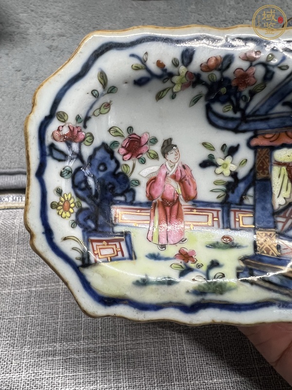 古玩陶瓷青花加彩人物紋高足盤真品鑒賞圖
