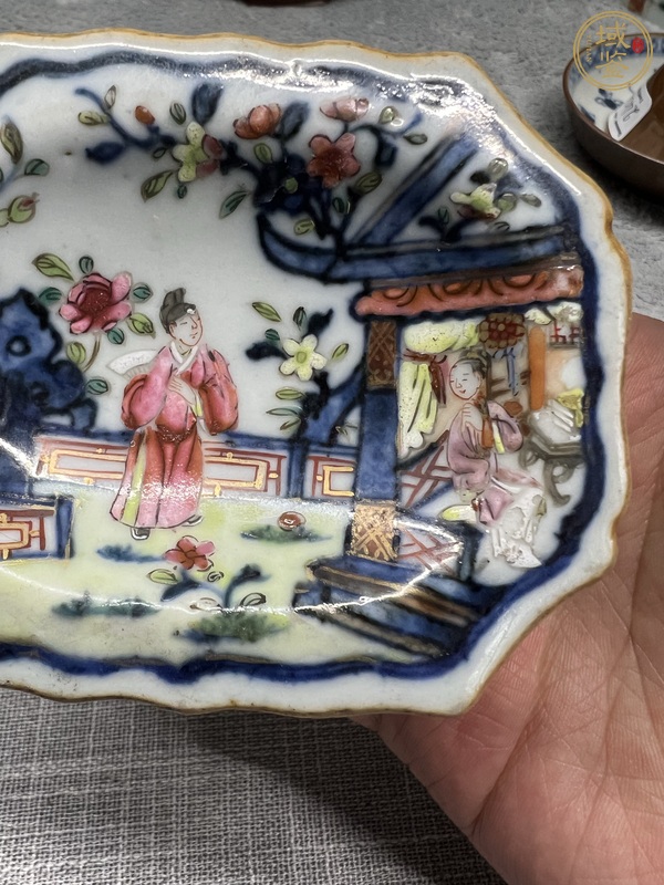 古玩陶瓷青花加彩人物紋高足盤真品鑒賞圖