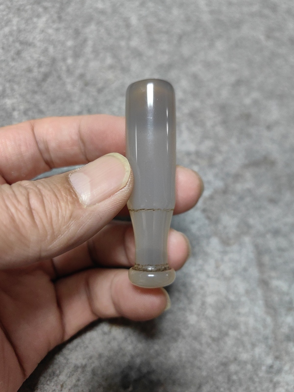 古玩玉器瑪瑙煙嘴拍賣，當(dāng)前價(jià)格666元