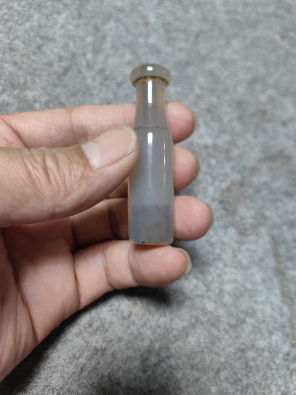 古玩玉器瑪瑙煙嘴拍賣，當(dāng)前價(jià)格666元