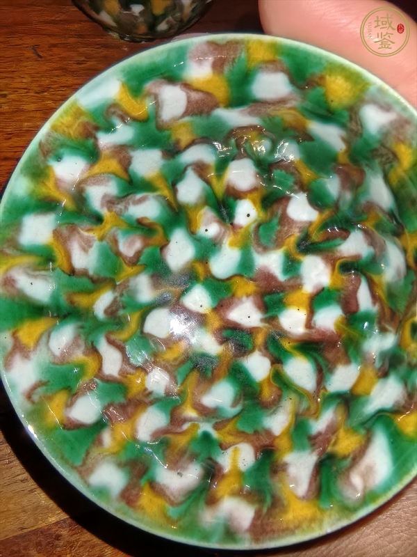 古玩陶瓷虎皮三彩杯真品鑒賞圖