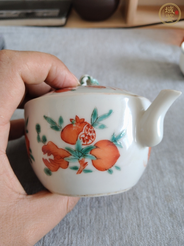 古玩陶瓷粉彩福壽紋參壺真品鑒賞圖