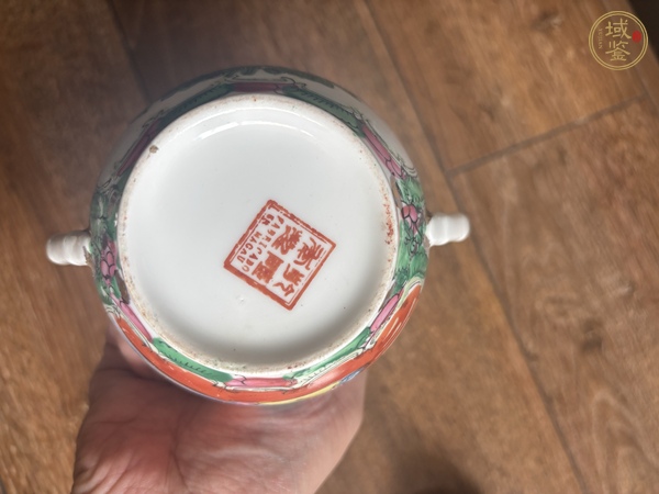 古玩陶瓷廣彩人物紋雙耳壺真品鑒賞圖