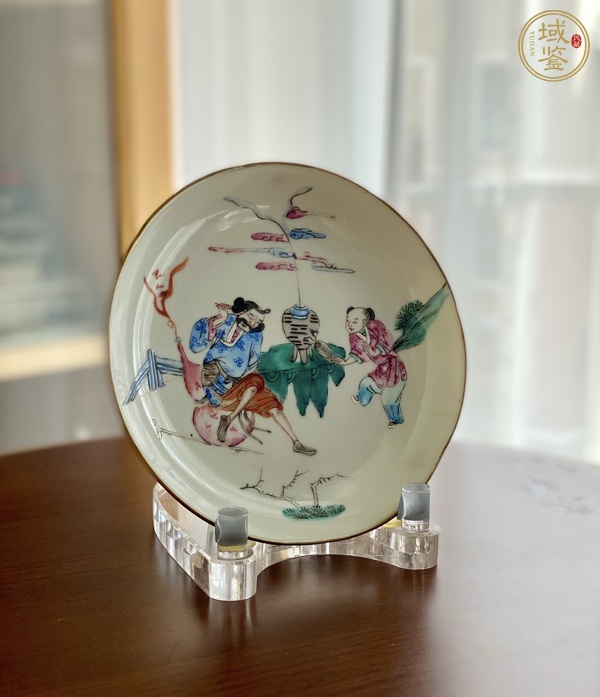 古玩陶瓷鐵拐李粉彩盤真品鑒賞圖