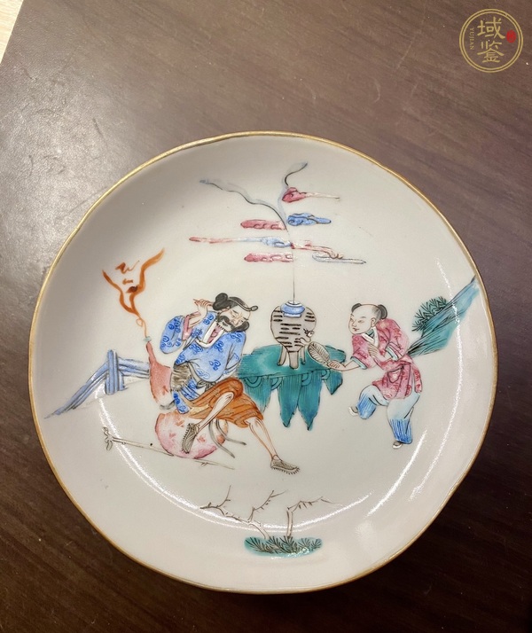 古玩陶瓷鐵拐李粉彩盤真品鑒賞圖