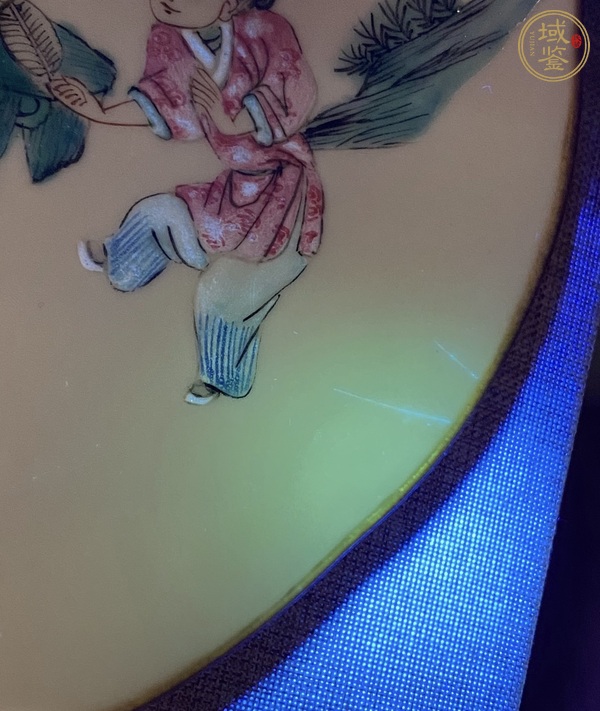古玩陶瓷鐵拐李粉彩盤真品鑒賞圖