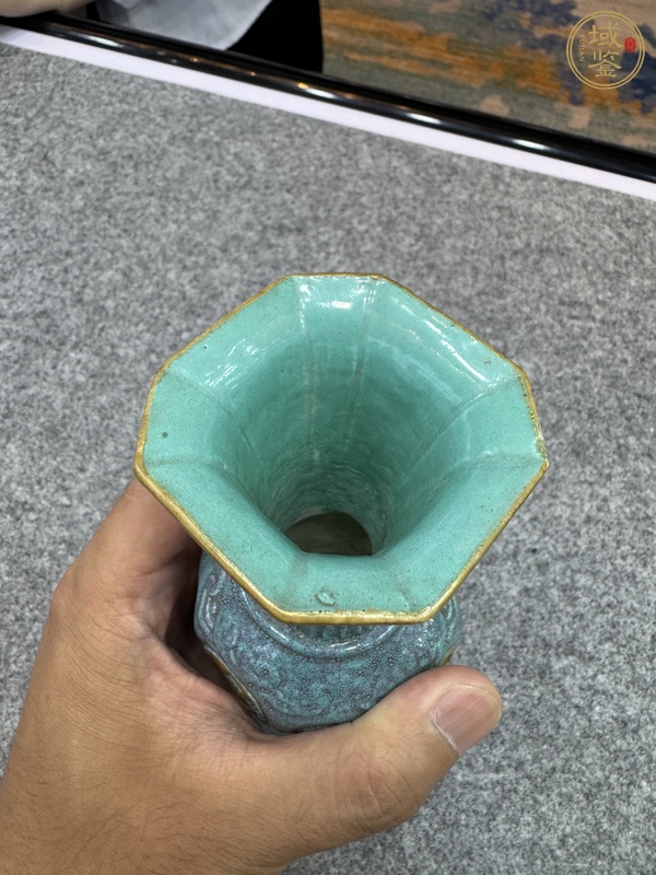 古玩陶瓷民國 爐鈞釉鏤空方瓶真品鑒賞圖