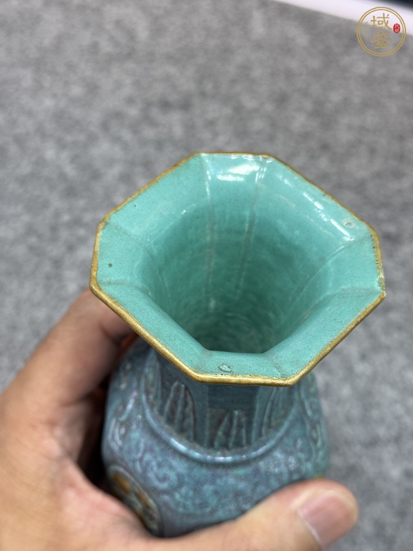 古玩陶瓷民國 爐鈞釉鏤空方瓶真品鑒賞圖