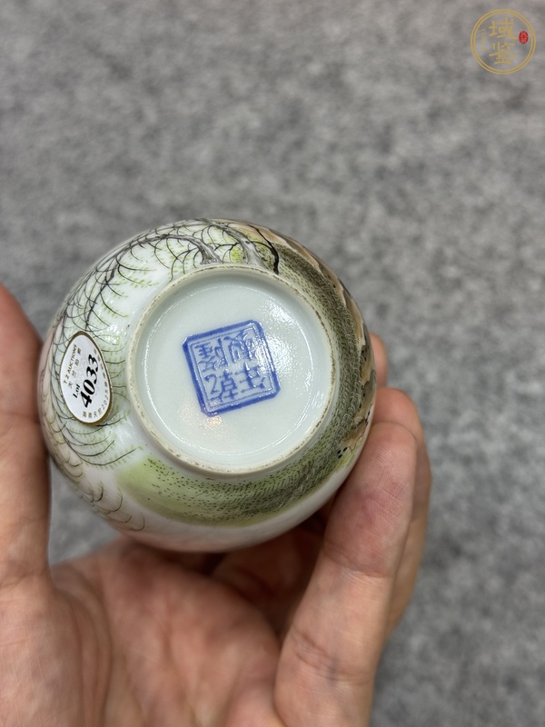 古玩陶瓷粉彩人物小瓶真品鑒賞圖