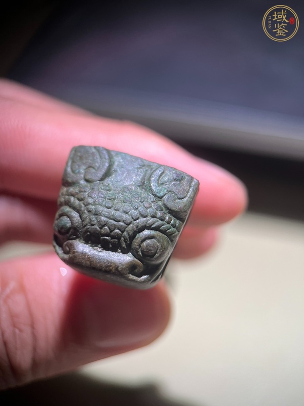 古玩銅器戰(zhàn)國獸面紋青銅車轄真品鑒賞圖