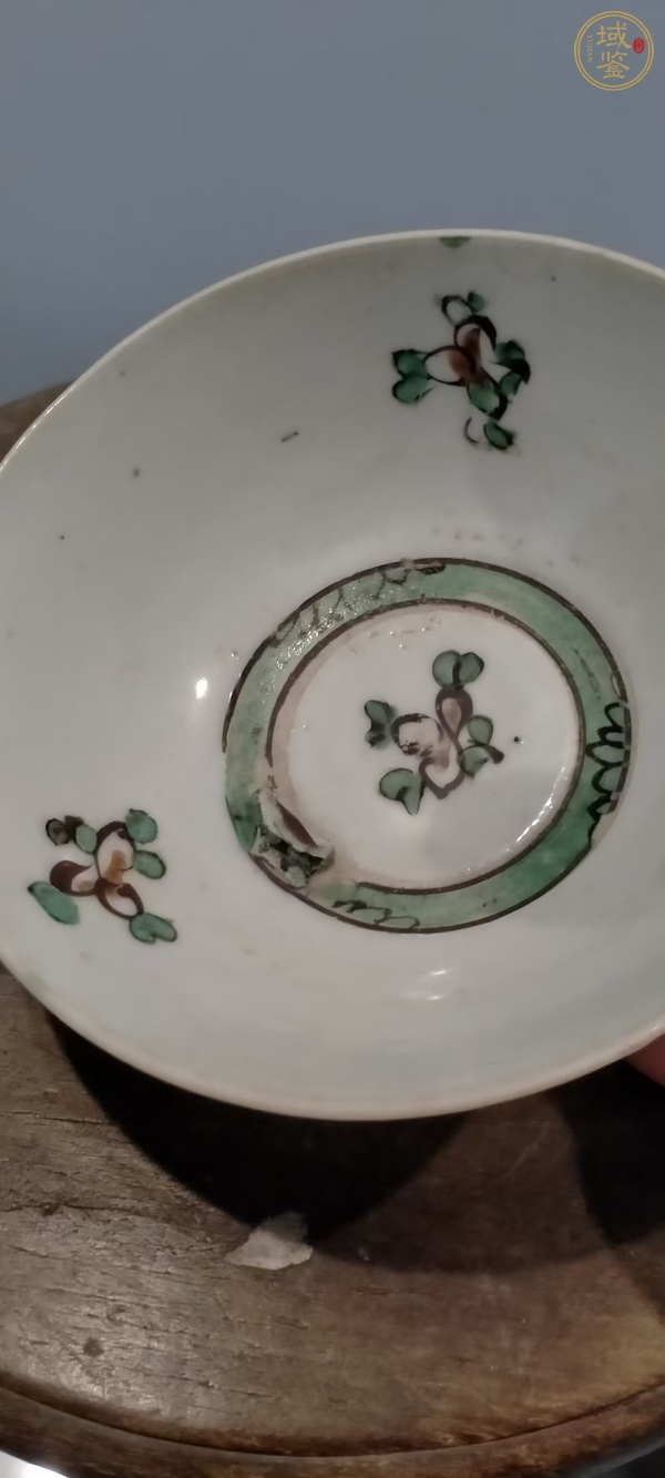 古玩晚清紅綠彩碗真品鑒賞圖
