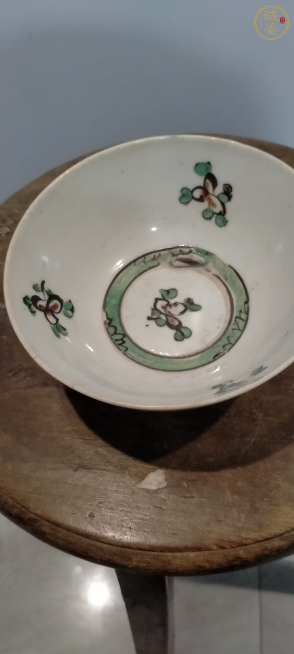 古玩陶瓷晚清紅綠彩碗真品鑒賞圖