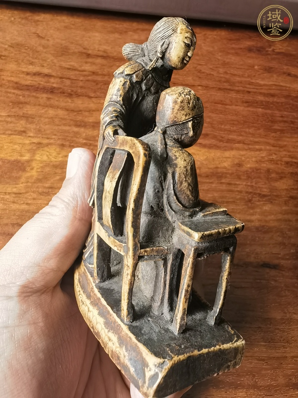 古玩雜項(xiàng)木雕人物（堂前教子）故事真品鑒賞圖