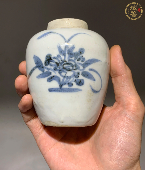 古玩陶瓷青花花卉紋罐真品鑒賞圖