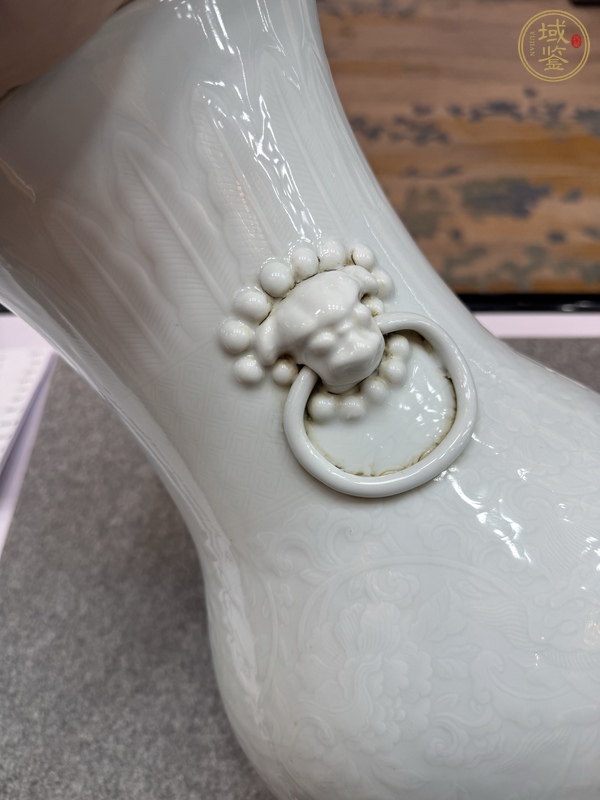 古玩白釉印花輔首尊真品鑒賞圖