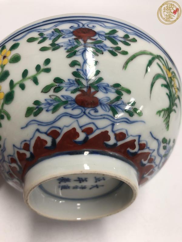 古玩陶瓷清晚期時期斗彩花卉紋碗真品鑒賞圖