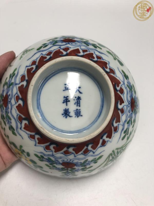 古玩陶瓷清晚期時期斗彩花卉紋碗真品鑒賞圖