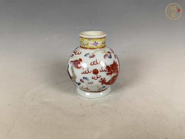 古玩陶瓷民國(guó)龍鳳呈祥粉彩賞瓶真品鑒賞圖