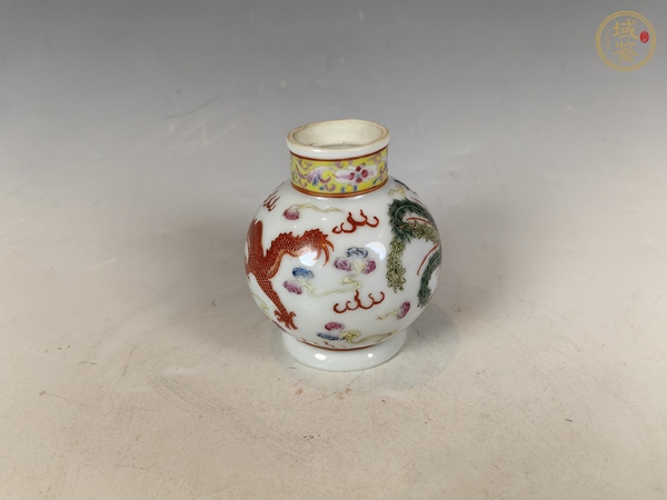 古玩陶瓷民國(guó)龍鳳呈祥粉彩賞瓶真品鑒賞圖