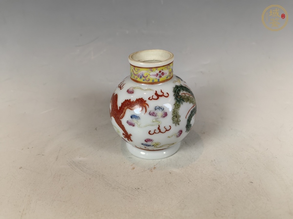 古玩陶瓷民國(guó)龍鳳呈祥粉彩賞瓶真品鑒賞圖